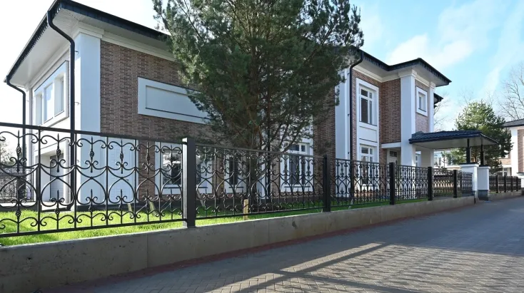 Новый дом в премиальном Азарово