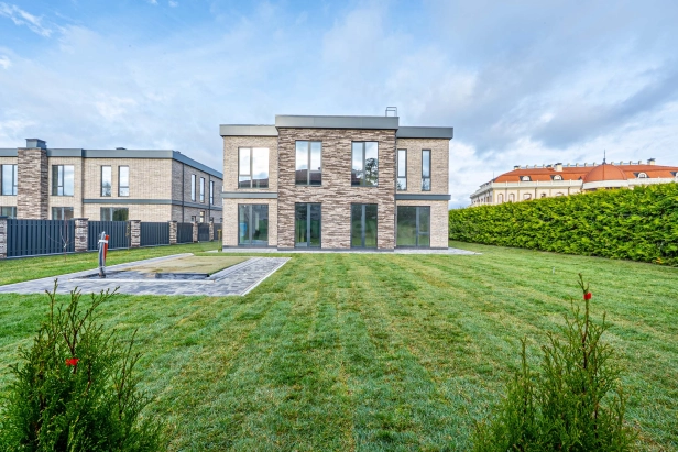 Новый дом 358м2 на 11 сот