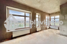 4-комн. квартира, 180 м², 8 окон