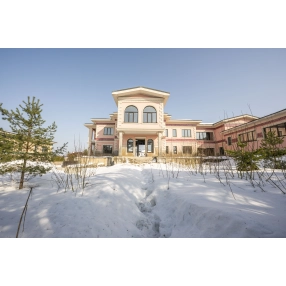 Дом 1815 м2 на участке 50 сот