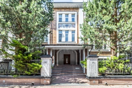 Таунхаус мечты с видом на лес